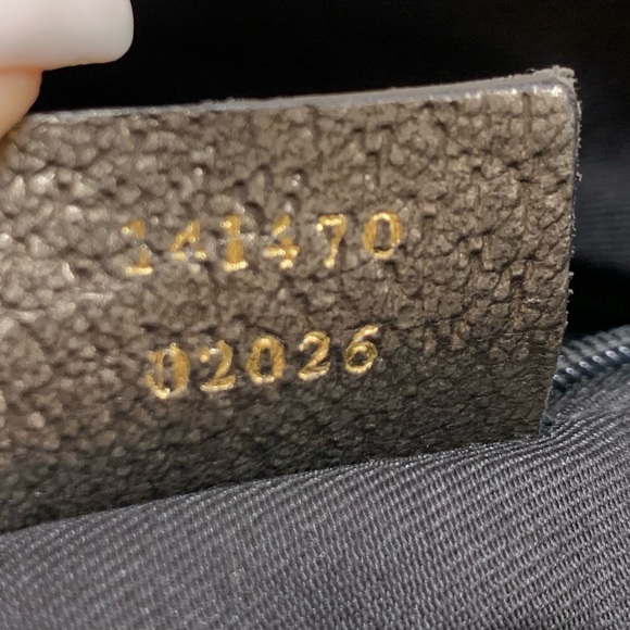 Sold🌹AUTHENTIC Gucci Canvas Abbey Tote🌹🌹 - Picture 4 of 16